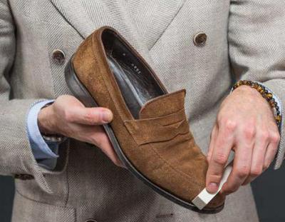Как очистить замшевую обувь за 5 простых шагов | Клининг лайф | Дзен